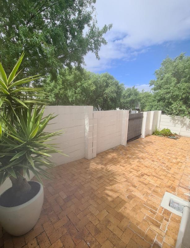 To Let 1 Bedroom Property for Rent in Pinehurst Western Cape